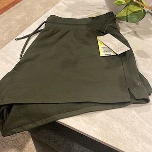 NWT All In Motion Women’s XXL 3.5” Olive Green French Terry Shorts